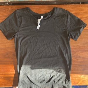Black Lululemon Swiftly Tech Top